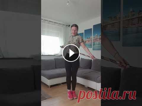 Разминка для ленивых и неспортивных (упражнение с палкой для поворотоивости) Разминка для ленивых и неспортивных (упражнение с палкой для поворотоивости)...