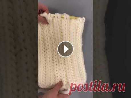 Шапочка английской резинкой из толстой пряжи на круговых спицах. Между первым и вторым рядом нужно соединить вязание в круг ????, забыла сказать это в видео ???????? Инстаграм Радужной птички: https://instagram.com/...