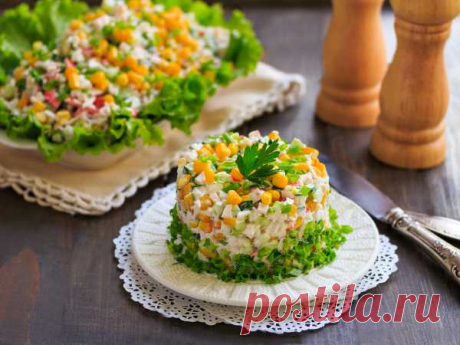 Салат с крабовыми палочками, кукурузой и яйцом - рецепты с фото