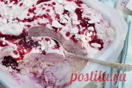 Ягодное мороженое "Семифредо" с безе