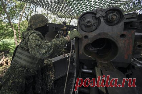 Российские добровольцы рассказали об отражении атаки ВСУ в районе Орехова. Бойцы добровольческого батальона «БАРС-3» в составе добровольческой бригады «Царские волки» рассказали об отражении атаки войск Украины в районе города Орехов на запорожском направлении. Украинские войска задействовали в атаке шесть танков и бойцов пехоты. «Было прямое столкновение», — заявил командир роты Маринез.