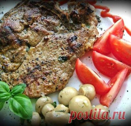 Свиной стейк на пергаменте