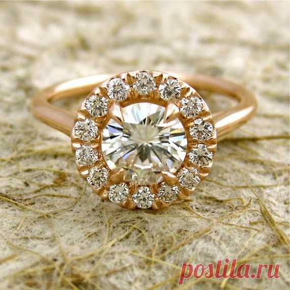 Handmade Round Moissanite and Diamond Engagement Ring in 14K Rose Gol…