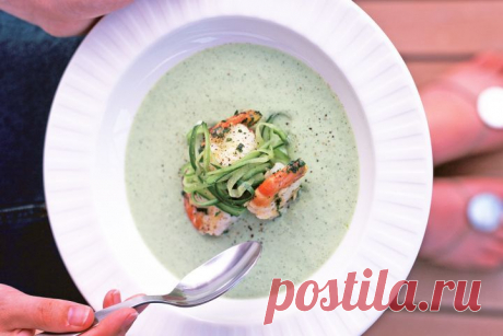 Chilled cucumber soup with garlic prawns