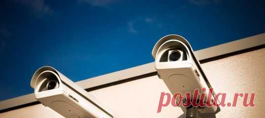 Как живет тот, или иной город? Каков его ритм, как выглядят его жители, что происходит на его улицах? Раньше, чтобы узнать это, нужно было отправиться и посмотреть самому. Сейчас же этого не требуется – появился сайт, где можно подключиться к камерам уличного наблюдения и оценить обстановку в определенном районе выбранного города. Сайт запущен провайдером «Дом.ru», а трансляции с камер доступны в круглосуточном режиме. Фото novygorod.info Компания будет транслировать в Сеть картинку с 90…