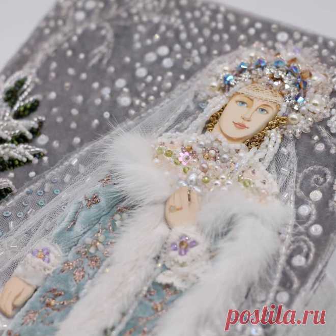 КЛАТЧИ. БРОШИ.ОБЪЕМНАЯ ВЫШИВКА в Instagram: «Здравствуй зимушка! Сегодня 1 декабря, по настоящему зима - на окнах мороз нарисовал свои узоры❄, седой от инея лес искрится в лучах…» 3,491 отметок «Нравится», 81 комментариев — КЛАТЧИ. БРОШИ.ОБЪЕМНАЯ ВЫШИВКА (@telpiz_jewelry) в Instagram: «Здравствуй зимушка! Сегодня 1 декабря, по настоящему зима - на окнах мороз нарисовал свои узоры❄,…»