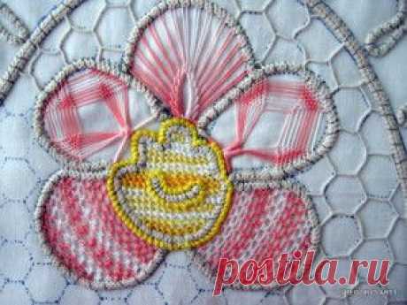 Centro con orchidee (in lavorazione) : Macramé Crochet