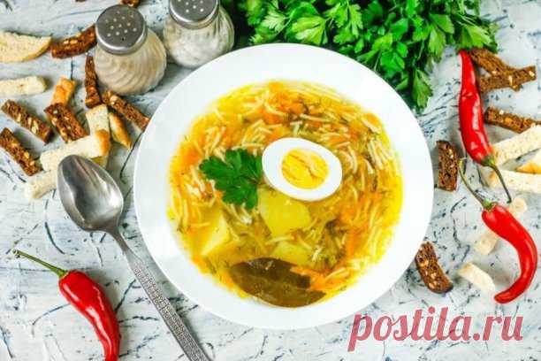 Куриный суп с яйцом

 Ингредиенты на 4 л:
- 0,8-1 кг курицы
- 1 луковица
- 1 морковь
- 4-5 картофелин
- 2 яйца
- зелень
- соль, перец