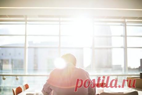 Психолог назвала неожиданные плюсы самокритики. Психолог Анастасия Никулушкина рассказала, чем может в жизни помочь внутренний критик. По ее словам, если к самокритике прибавить внутреннего адвоката, то можно добиться успехов во многих делах. Главное, чтобы внутренний адвокат все время поддерживал, оставаясь строгим.