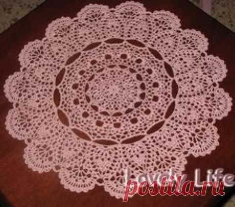 (1944) Free Printable Crochet Doily Patterns | Mantilla Doily - Close up | Crochê e Tricô - Cortinas, Toalhas de mesa