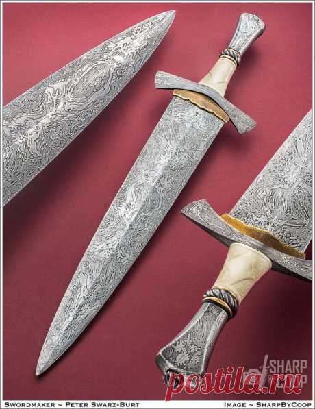 Меч короткий. Дамасская сталь. Рог. Бронза.