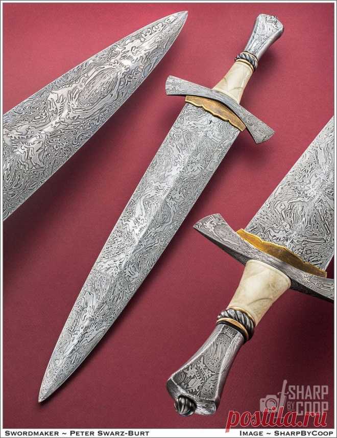 Меч короткий. Дамасская сталь. Рог. Бронза.