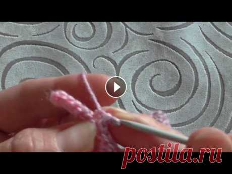 платочная вязка крючком СОЕДИНИТЕЛЬНЫЕ СТОЛБИКИ slip stitch crochet Приветствую любителей рукоделия! В этом ролике вы увидите, как вяжется узор из соединительных столбиков, внешне очень напоминающий платочную вязку спи...
