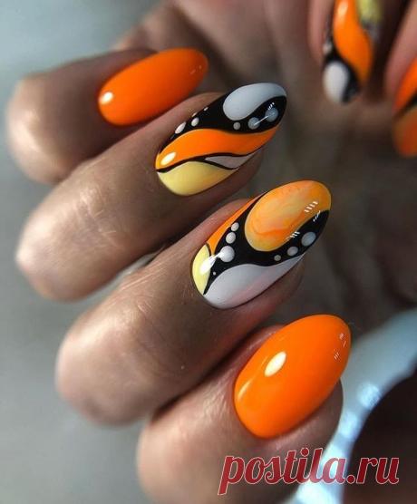Яркий стильный маникюр с дизайном