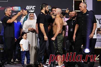 Бойцы вышли на церемонию взвешивания на UFC 294 без флагов. Бойцы не используют национальные флаги на 294-м номерном турнире Абсолютного бойцовского чемпионата (UFC) в Абу-Даби. Спортсмены вышли на церемонию взвешивания без государственных символов своих стран, несмотря на то что 8 октября глава промоушена Дэйна Уайт разрешил это.