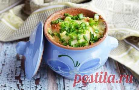 Сусамыр Сусамыр - это очень вкусное и сытное блюдо из печени, которое подается в горшочках. Его очень легко приготовить в домашних условиях, а подавать можно в качестве горячей закуски или горячего блюда. Сделайте такое блюдо на Новогодний стол, его по достоинству оценят все, кто любит блюда из печени.