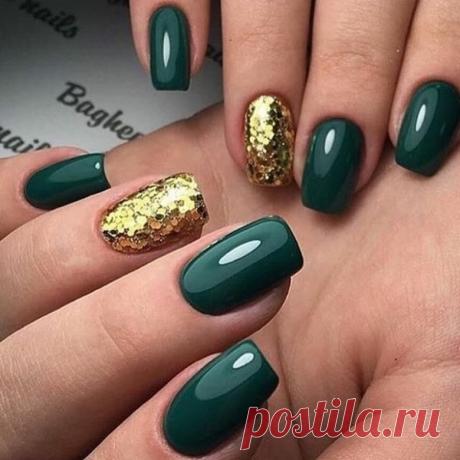 Темно-зеленый маникюр с золотом (57 фото)
