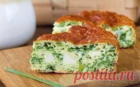 ПИРОГ С ЗЕЛЕНЫМ ЛУКОМ, КУРИЦЕЙ И СЫРНОЙ КОРОЧКОЙ
