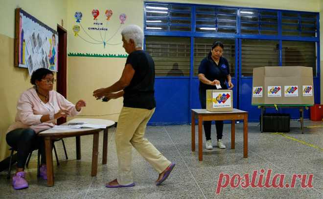 Чем обернется решение Венесуэлы аннексировать спорные территории. Венесуэльцы проголосовали за аннексию региона Эссекибо — спорной с Гайаной территории с богатыми нефтяными месторождениями. Успешный плебисцит должен помочь Николасу Мадуро выиграть выборы 2024 года, считают эксперты