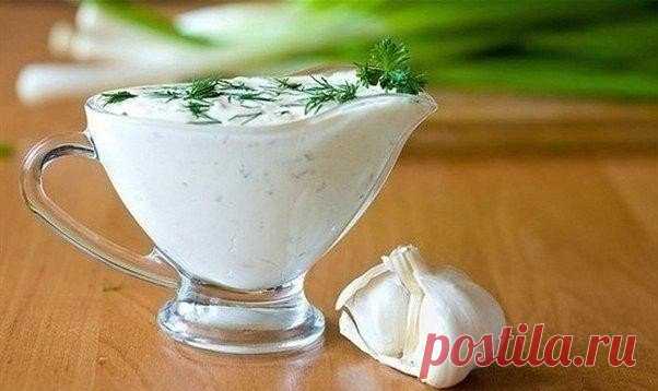 Огуречный соус вместо майонеза. Изумительно вкусный и простой в приготовлении соус для овощей, мяса, хлеба и всего того, с чем едят майонез.