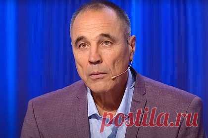 Звезда «Уральских пельменей» устроил дебош в Екатеринбурге. Известный российский юморист и актер, звезда телевизионного проекта «Уральские пельмени» Дмитрий Соколов стал участником потасовки с подростками у станции метро «Геологическая» в Екатеринбурге. Молодые люди утверждают, что Соколов ударил одного из них. Об этом сообщает Shot в Telegram.