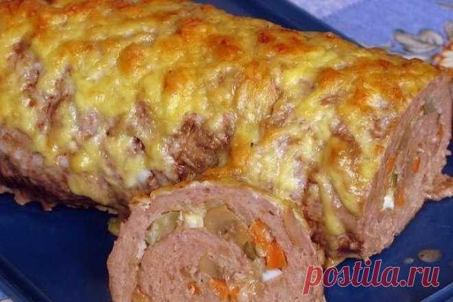 Мясной рулет «Удиви гостей» с грибами, рецепт — Вкусо.ру