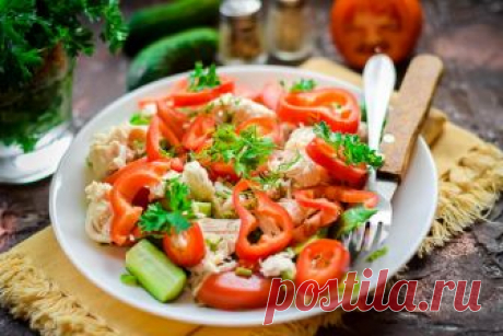 Диетический салат с куриной грудкой без майонеза Ингредиенты: куриная грудка – 150 г; листья салата – 3 шт.; помидоры – 2 шт.; огурцы свежие – 2-3 шт.; сладкий перец – 0,5 шт.; масло оливковое – 1 ст.л.; сок лимона или соевый соус – 1 ст.л.; соль, перец – по вкусу; зелень – для украшения. Приготовление: Подготовить все ингредиенты по списку. Взять небольшую […]