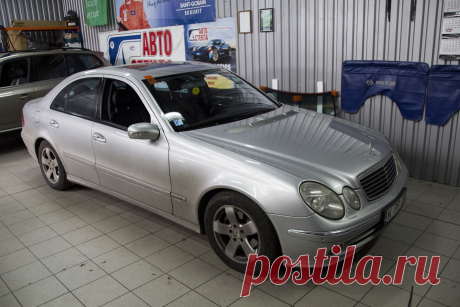 Mercedes E220 с новым стеклом