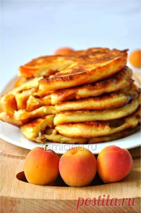 Легкие творожные оладьи с абрикосами | FEMIANA