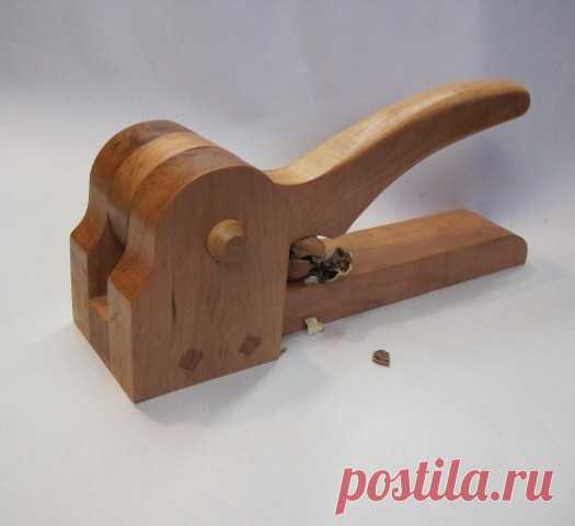 Nut cracker 2009 - FineWoodworking