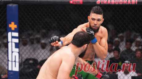 Уокер рассказал о разговоре с врачом после удара Анкалаева на турнире UFC 294. Бразильский боец Джонни Уокер рассказал о разговоре с врачом после запрещённого удара со стороны россиянина Магомеда Анкалаева на турнире UFC 294. Читать далее