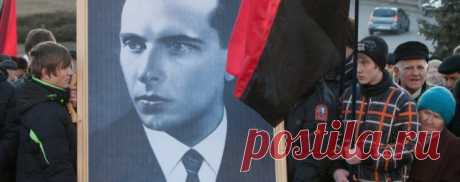 На Украине стали отказываться от Бандеры и называть его «гибридным оружием Кремля»