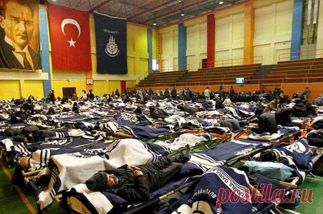 Снегопад в Турции: отменены занятия в школах и перенесены сотни авиарейсов