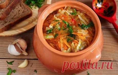 5 самых вкусных рецептов в горшочках.

Горшочки с мясом, фасолью и грибами 

Ингредиенты: 

500 г говядины (свинины, баранины) 
200 г фасоли 
300 г помидоров 
300 г грибов 
200 г болгарского перца 
150 г лука 
соль 
перец 
растительное масло 

Приготовление: 

Для тех, кто не любит фасоль можно сделать без нее, все равно получается очень вкусно. 
Вместо маленьких горшочков можно использовать форму для запекания с крышкой, объемом около 2.5 л. 
Из указанного количества ингр...