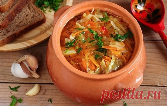 5 самых вкусных рецептов в горшочках.

Горшочки с мясом, фасолью и грибами 

Ингредиенты: 

500 г говядины (свинины, баранины) 
200 г фасоли 
300 г помидоров 
300 г грибов 
200 г болгарского перца 
150 г лука 
соль 
перец 
растительное масло 

Приготовление: 

Для тех, кто не любит фасоль можно сделать без нее, все равно получается очень вкусно. 
Вместо маленьких горшочков можно использовать форму для запекания с крышкой, объемом около 2.5 л. 
Из указанного количества ингр...