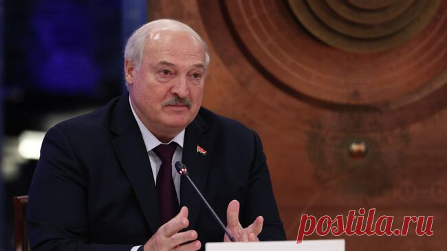 Лукашенко попросил "Росатом" не уходить из Белоруссии
