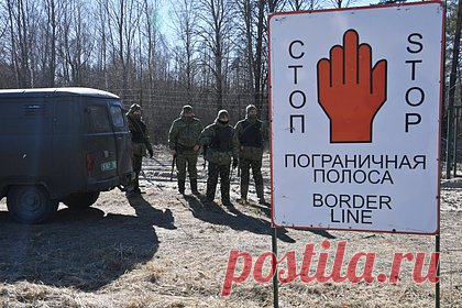 В Белоруссии зафиксировали три украинские провокации на границе. Белорусские пограничники с начала 2023 года зафиксировали три провокации с украинской стороны. Об этом сообщил председатель Государственного пограничного комитета Белоруссии Константин Молостов. По его словам, украинская сторона продолжает оборудование границы минно-взрывными заграждениями.