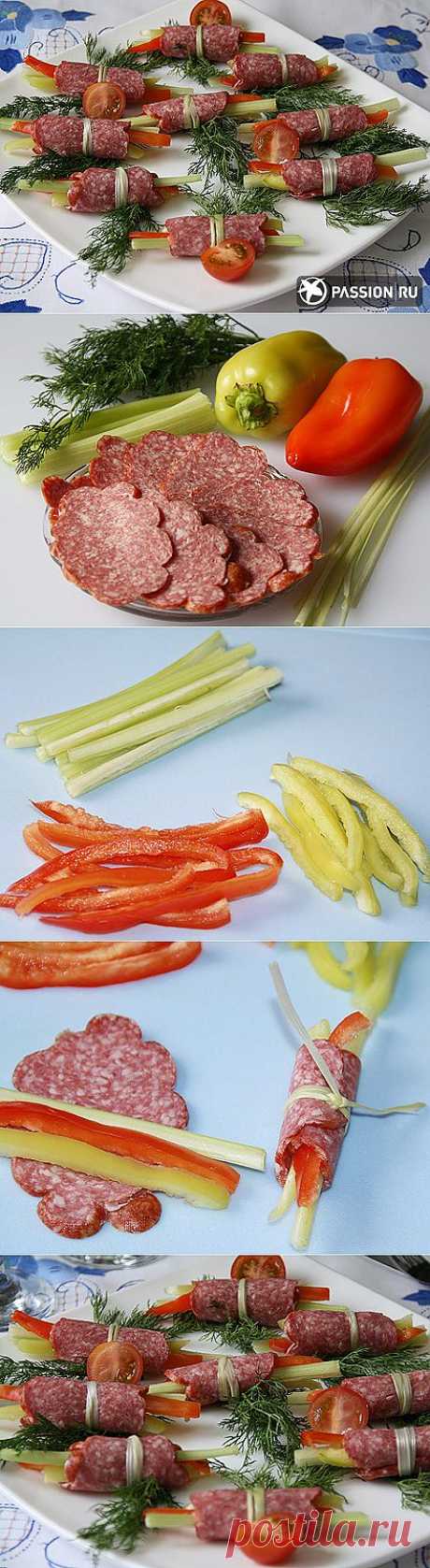 Рулетики из сервелата с овощами | passion.ru