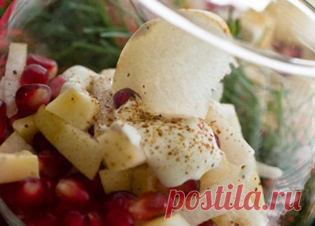 Салат из груш с гранатом и сыром - Рецепты. Кулинарные рецепты блюд с фото - рецепты салатов, первые и вторые блюда, рецепты выпечки, десерты и закуски - IVONA - bigmir)net - IVONA