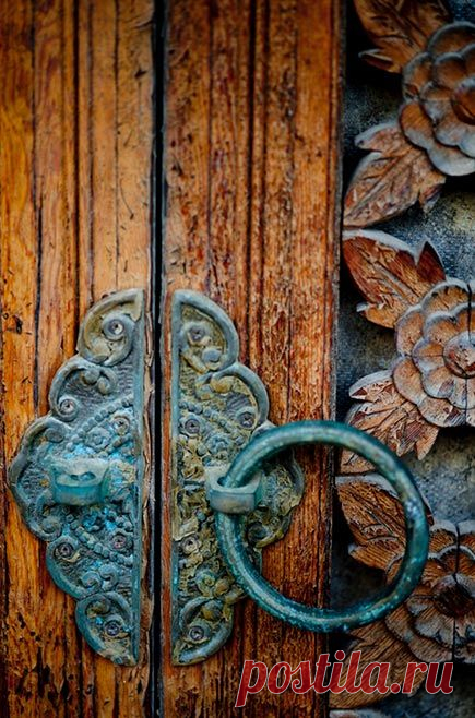 БАРАХОЛЬЩИК / CHEZ LE BROCANTEUR винтаж ретро