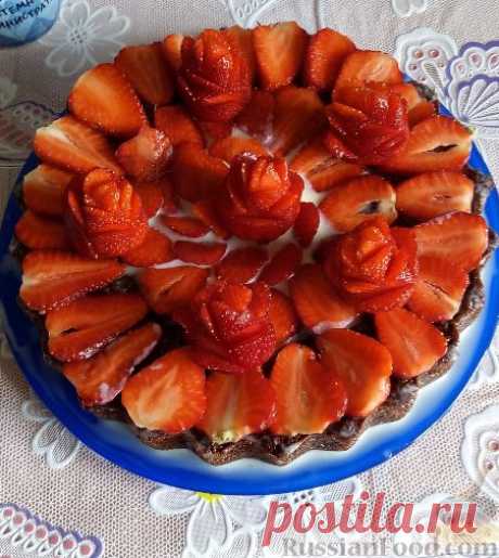 Пирог с клубникой — восхитительный десерт