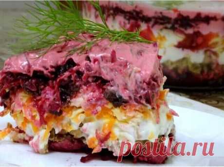 Салат "Чингисхан"
Яркий, вкусный, сытный салат для будней и праздников. Готовится совсем несложно.
Ингредиенты:
свекла - 2 шт.
морковь - 1 шт.
чернослив - 50 гр.
сыр - 75 гр.
мясо куриное - 200 гр.
чеснок - 2 зубчика.
орехи (грецкие)- 75 гр.
Соль
Приготовление:
Морковь и свеклу отварите до готовности, остудите, хорошенько очистите и натрите на терке.
Измельчите орехи, чеснок.
Замочите чернослив на 20 минут, затем нарежьте кусочками.
Натрите на крупной терке сыр. Нарежьте кусочками