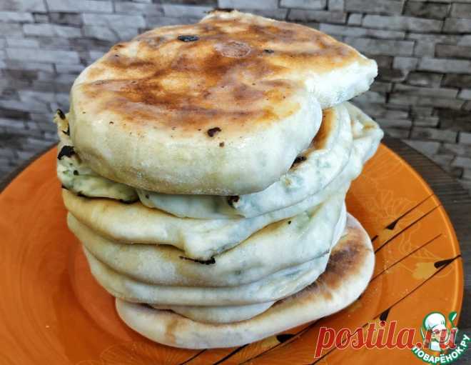 Лепешки с брынзой на сковородке – кулинарный рецепт