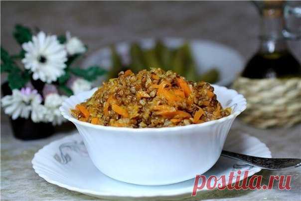 Вкуснейшие не калорийные рецепты: гречка 


1. Гречка с помидорами: просто и питательно 

67 ккал на 100 грамм 

Ингредиенты: 

● Гречневая крупа 100 г 
● Морковь 1 шт. 
● Лук репчатый 1 шт. 
● Помидоры в собственном соку или свежие 3-4 шт. …