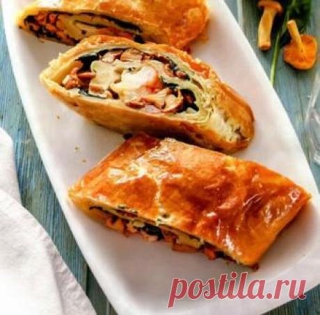 Рецепт как приготовить к чаю вкусный Рулет с лисичками, зеленью и креветками