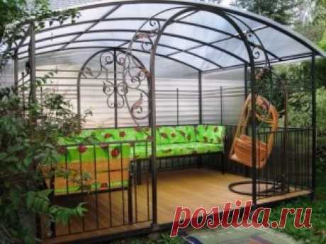 Беседки и веранды из поликарбоната в загородном доме