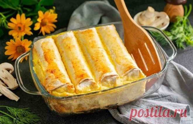 Мясо не нужно: закрутила и в духовку. Нежнейшие рулетики с картофелем и грибами Благодаря заливке из кефира и яиц рулеты получаются очень мягкими и просто тают во рту.