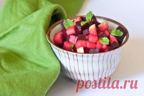 Салаты из сырой свеклы: 5 рецептов / Простые рецепты