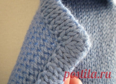 Обработка уголка кантом при вязании (кеттлёвка)! Подобным образом можно обрабатывать воротник, лацканы, клапаны карманов.... Подобным образом можно обрабатывать воротник, лацканы, клапаны карманов. Наша машиночка хоть и однофонтурная, но и на ней можно выполнять интересные обработки на изделии. Нам необходимо связать планочку. Как выполнить планочку: измеряем длину...