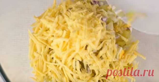 Невероятно вкусный рецепт салатика с солеными огурчиками — готовим за 17 минут